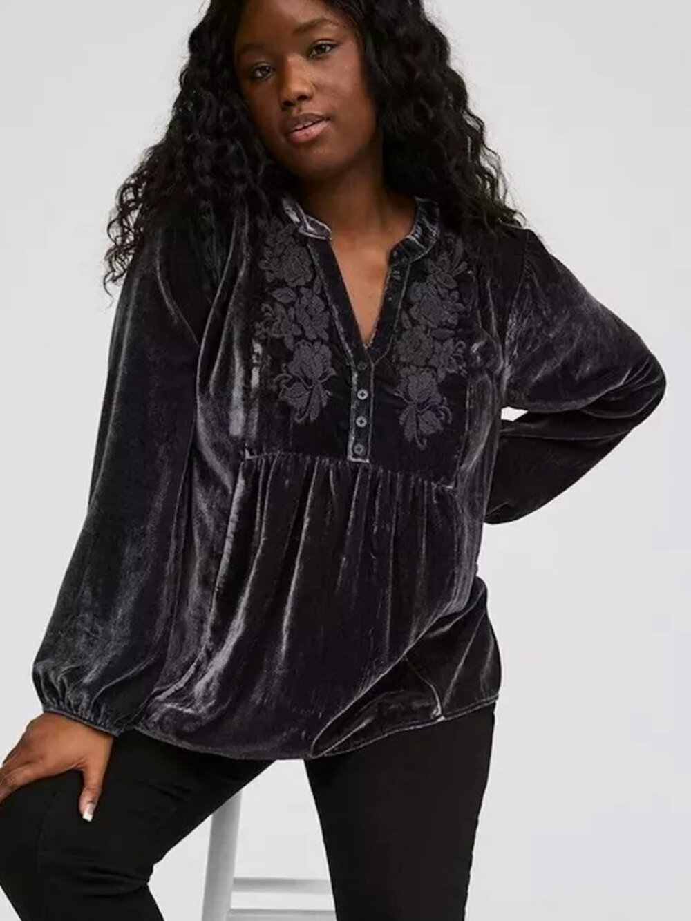 NEW NWT TORRID 2 Plus Size Velvet Embroidered Long Sleeve Blouse Gray Floral 2X